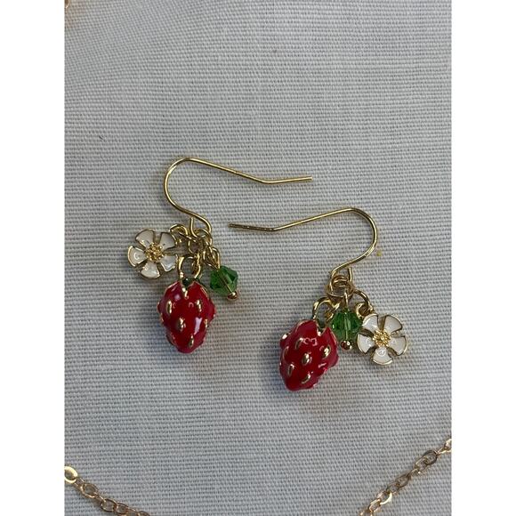 Sweet  Strawberry Fruit Alloy Stoving Varnish Glass Earrings & Necklace Set NWT - Picture 8 of 10
